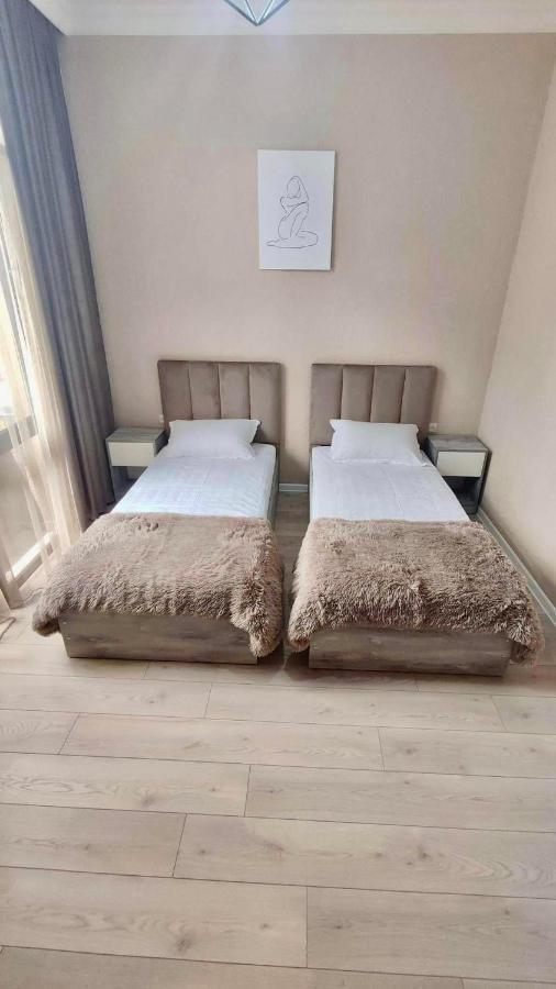 Guest House Nima Kutaisi Esterno foto