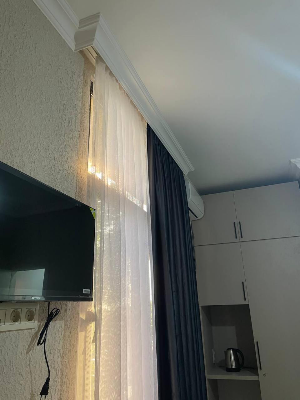 Guest House Nima Kutaisi Esterno foto